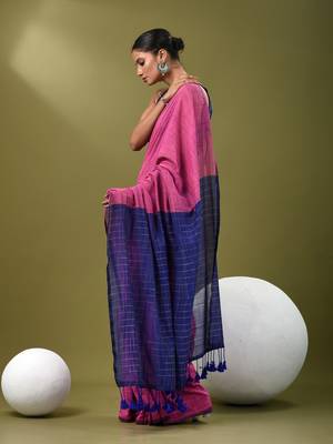 Pink cotton handspun soft saree with contrast blue pallu 2