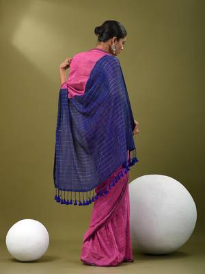 Pink cotton handspun soft saree with contrast blue pallu 3
