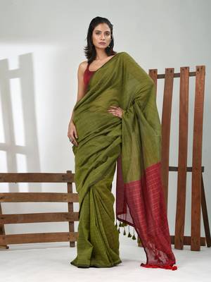 Green cotton handspun soft saree with contrast red pallu 1
