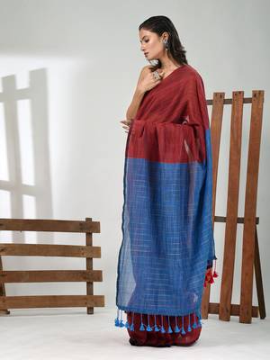 Dark red cotton handspun soft saree with contrast sapphire blue pallu 2