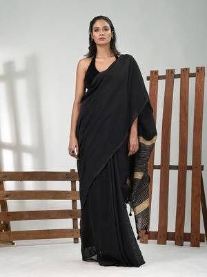 Black cotton soft saree with solid pattern 1