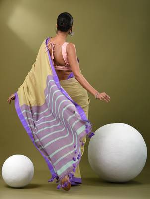 Ecru cotton soft saree with solid pattern 3