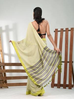 Tea green cotton soft saree with solid pattern 3