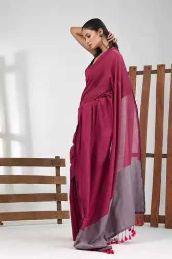 Magenta cotton soft saree with solid pattern