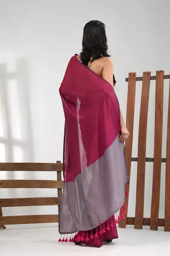 Magenta cotton soft saree with solid pattern