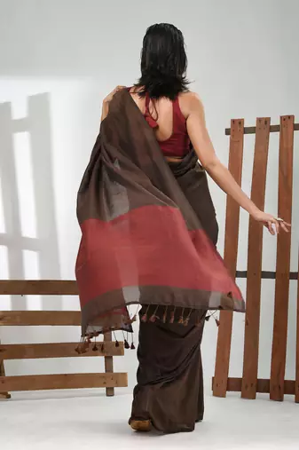 Chocolate brown cotton soft saree with solid pattern