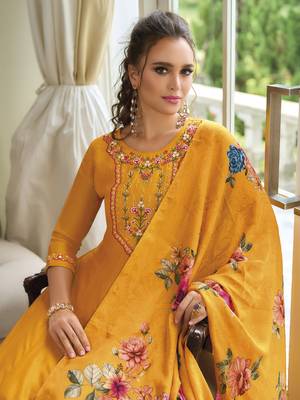 Women's vichitra silk embroidered kurta pant set with swarosky diamond dupatta 2