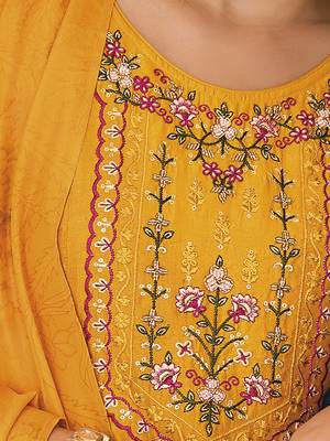 Women's vichitra silk embroidered kurta pant set with swarosky diamond dupatta 4