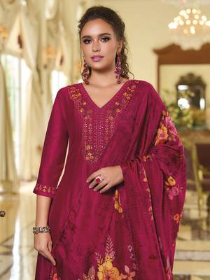 Women's vichitra silk embroidered kurta pant set with swarosky diamond dupatta 2