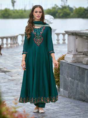 Women's vichitra silk embroidered kurta pant set with swarosky diamond dupatta 2