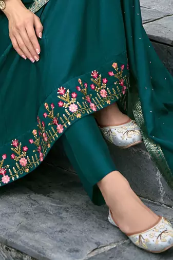 Women's vichitra silk embroidered kurta pant set with swarosky diamond dupatta