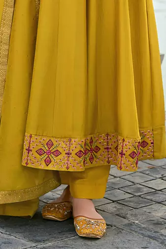 Women's vichitra silk embroidered kurta pant set with swarosky diamond dupatta