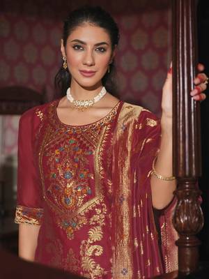 Women's vichitra silk embroidered kurta pant set with swarosky diamond dupatta 2
