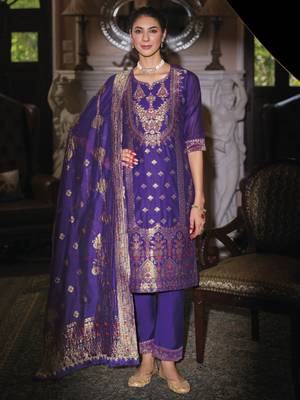 Women's vichitra silk embroidered kurta pant set with swarosky diamond dupatta 2