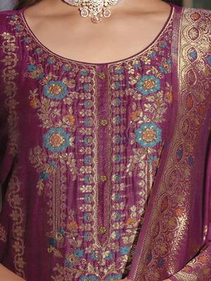 Women's vichitra silk embroidered kurta pant set with swarosky diamond dupatta 4