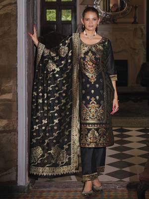 Women's vichitra silk embroidered kurta pant set with swarosky diamond dupatta 2