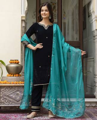 Velvet Embroidery Salwar Suit Set Kurta Pant with Dupatta 1