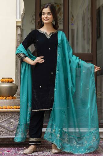 Velvet Embroidery Salwar Suit Set Kurta Pant with Dupatta