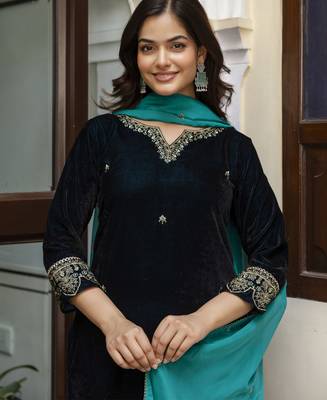Velvet Embroidery Salwar Suit Set Kurta Pant with Dupatta 3