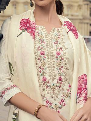Women's vichitra silk embroidered kurta pant set with swarosky diamond dupatta 4