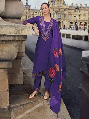 Women's vichitra silk embroidered kurta pant set with swarosky diamond dupatta 1