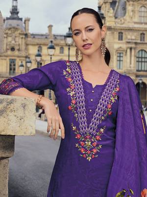 Women's vichitra silk embroidered kurta pant set with swarosky diamond dupatta 4