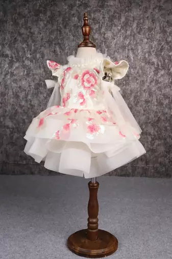 Exquisite sequined off white dress with back knot