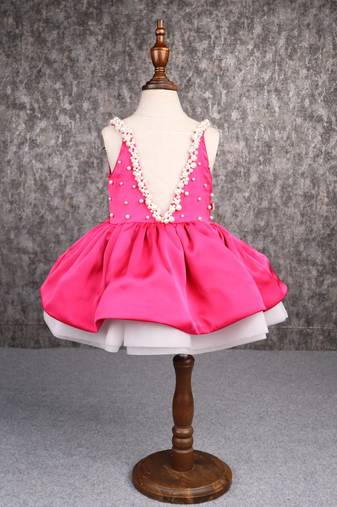 Exquisite magenta dress with detachable bow