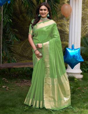 Hunny green silk couple wear saree with kurta 3