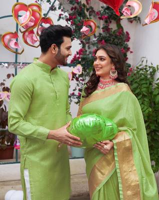 Sumitra green silk couple wear saree with kurta 4