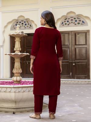 Velvet Embroidery Festive Salwar Suit Set Kurta Pant with Dupatta 3