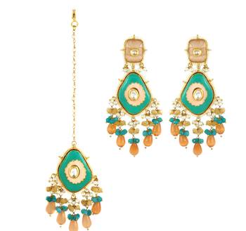 Pearl Quartz Beaded Green Enameled Earrings with Mang Tikka Jewelry Set 2