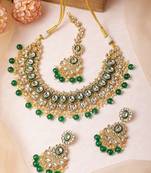 Kundan & Green Pearl Beaded Jewellery Set With Mangtikka