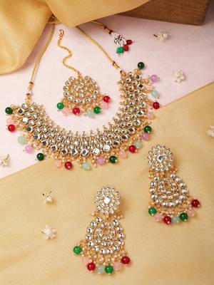 Super Premium Luxe Gold-Plated Kundan & Multi Pearl Beaded Jewellery Set With Mangtikka 1