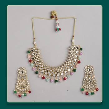 Super Premium Luxe Gold-Plated Kundan & Multi Pearl Beaded Jewellery Set With Mangtikka 3