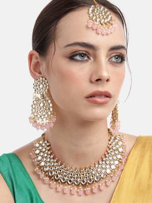   Kundan & Pink Pearl Beaded Jewellery Set With Mangtikka 2