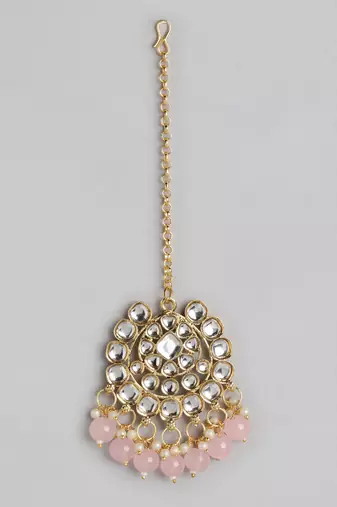   Kundan & Pink Pearl Beaded Jewellery Set With Mangtikka