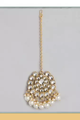 Super Premium Luxe Kundan & White Pearl Beaded Jewellery Set With Mangtikka