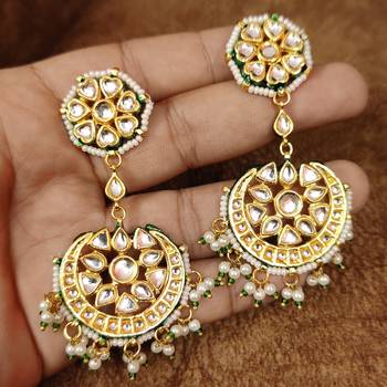 Emerald kundan meenakari semi precious choker set 3