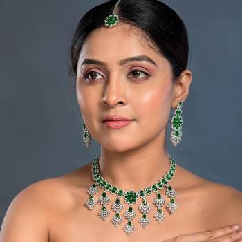 Green Bridal CZ Necklace set with maangtikka 2