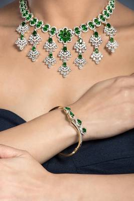 Green Bridal CZ Necklace set with maangtikka 4