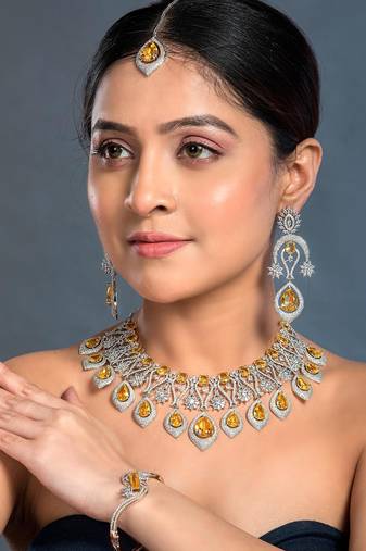 Cz yellow bridal jewellery set with diamonds