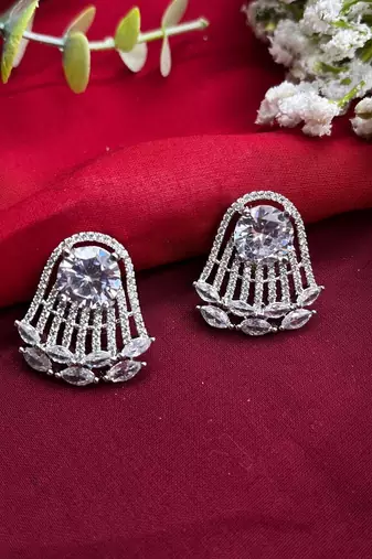 Gorgeous diva ad crystal stud earrings cz studded beauties