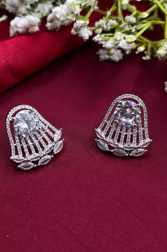 Gorgeous diva ad crystal stud earrings cz studded beauties