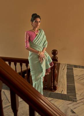 Light green Crape Weaving With Beautifull Tussles Designer Saree 2