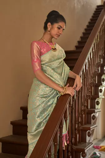 Light green Crape Weaving With Beautifull Tussles Designer Saree