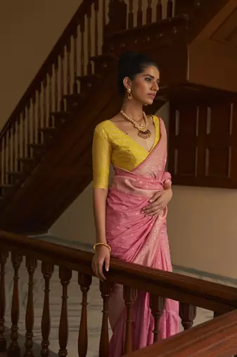 Coral Crape Weaving With Beautifull Tussles Designer Saree