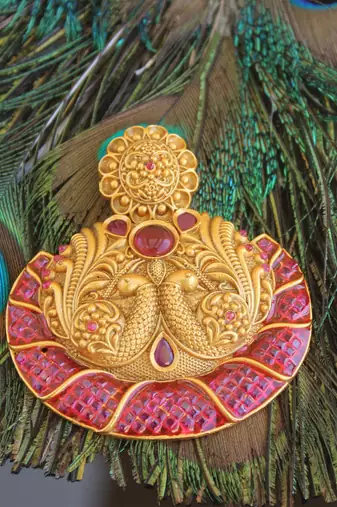 Matte finish peacock ruby pendant set