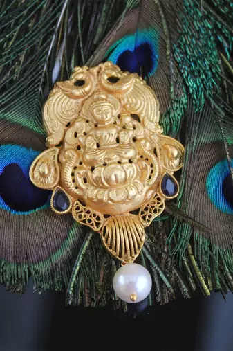 Temple lakshmi matte finish pendant set