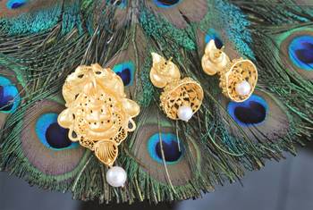 Temple lakshmi matte finish pendant set 5